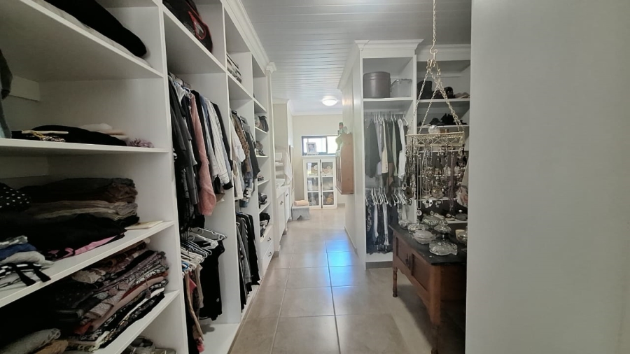 4 Bedroom Property for Sale in Stilbaai Wes Western Cape